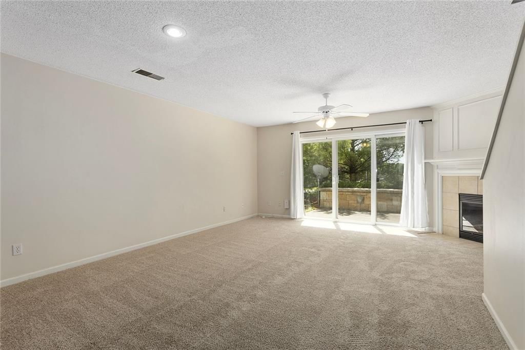Photo 8 of 24 - 5412 Fairmount Avenue