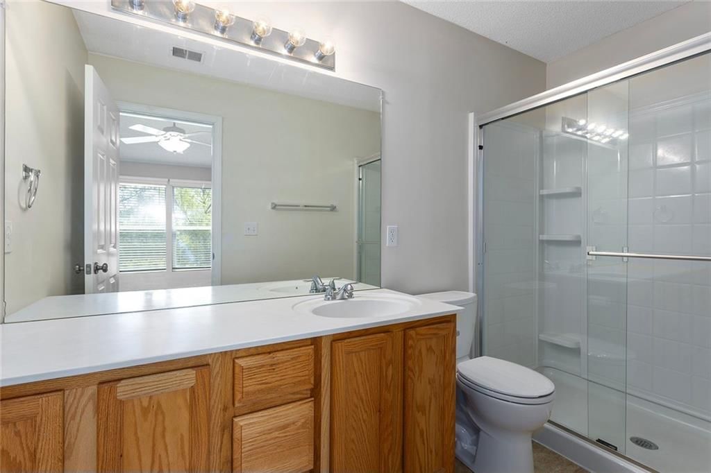Photo 13 of 24 - 5412 Fairmount Avenue