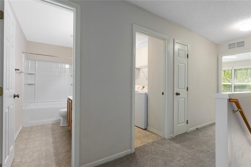 Photo 15 of 24 - 5412 Fairmount Avenue