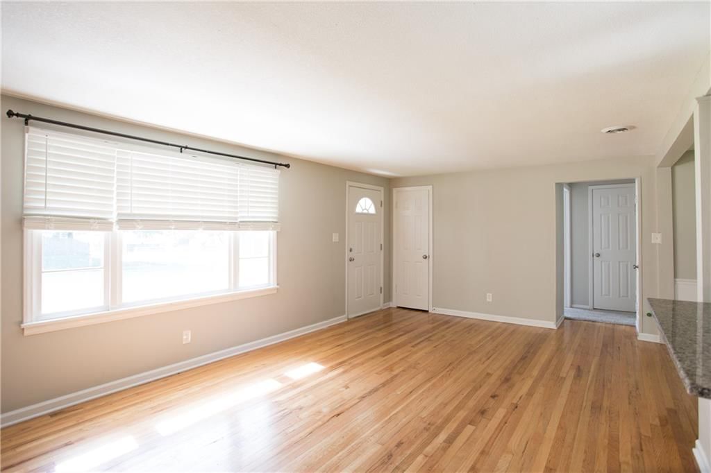 Photo 6 of 39 - 7048 Horton Street