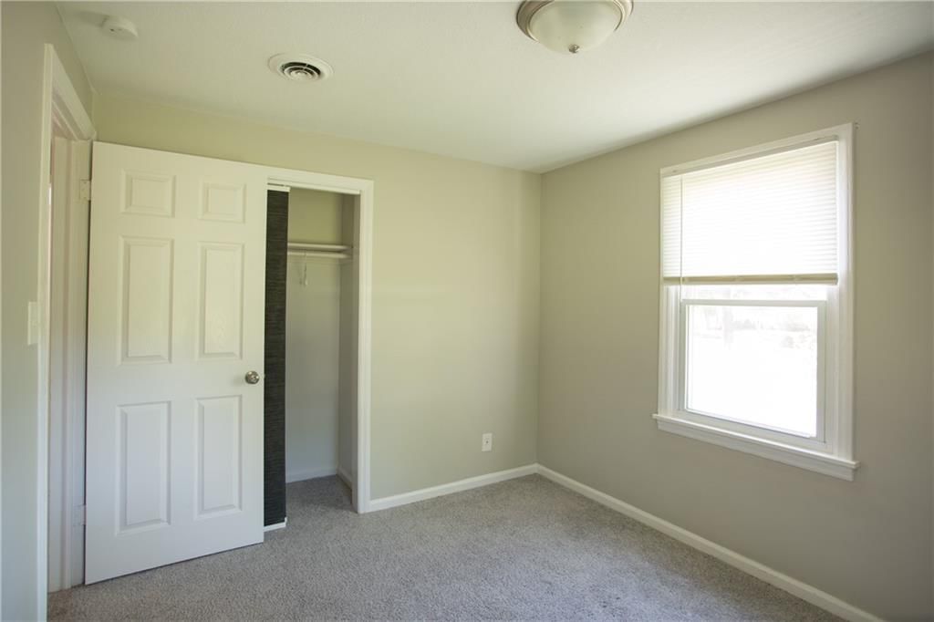 Photo 21 of 39 - 7048 Horton Street