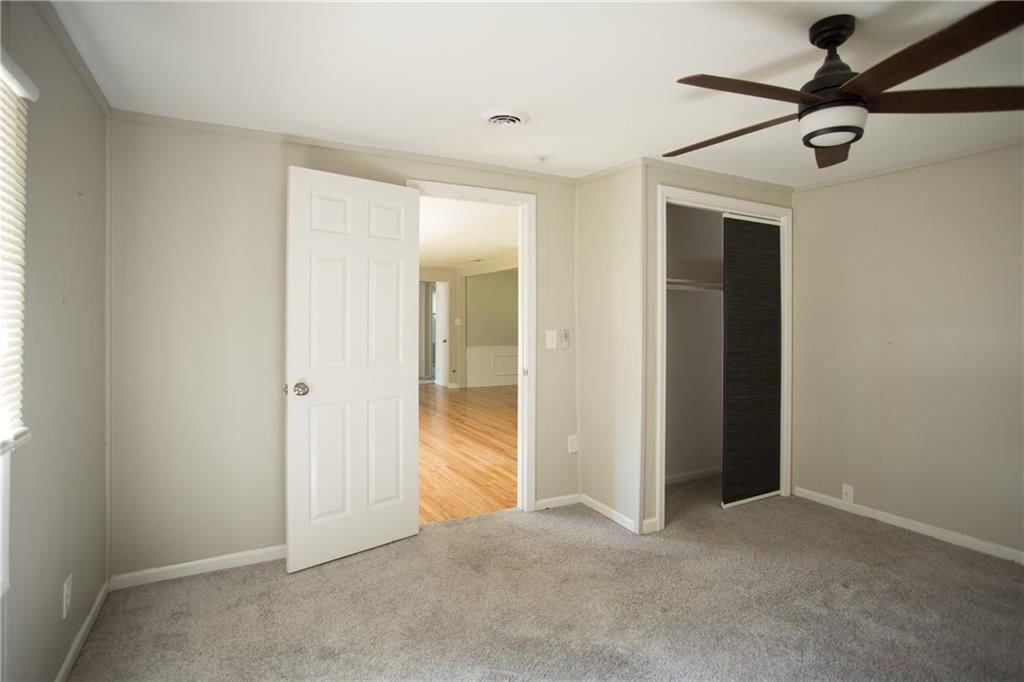 Photo 31 of 39 - 7048 Horton Street