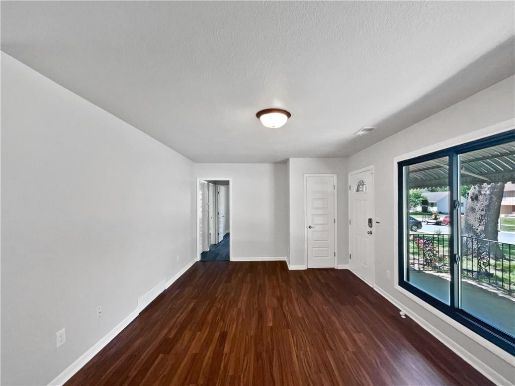 7139 Hardy Street — photo 10