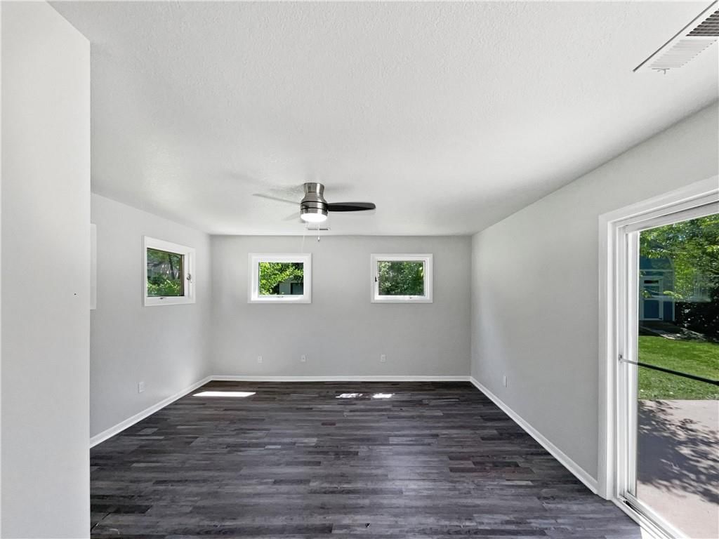 7139 Hardy Street — photo 15