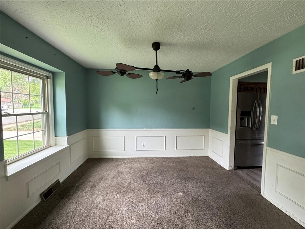 Photo 5 of 17 - 18000 E DAKOTA Drive