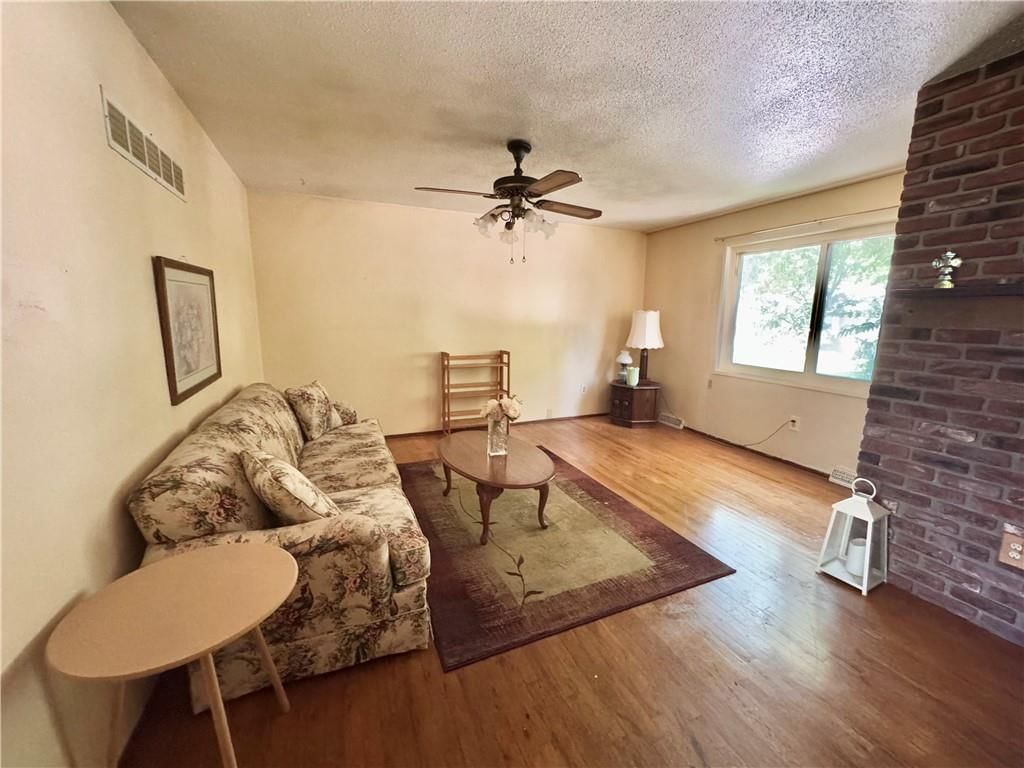 Photo 10 of 21 - 6705 E 140th Place