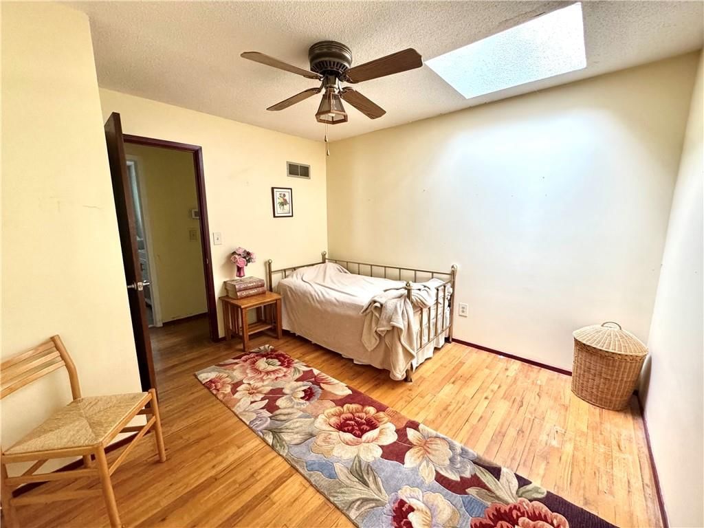 Photo 15 of 21 - 6705 E 140th Place