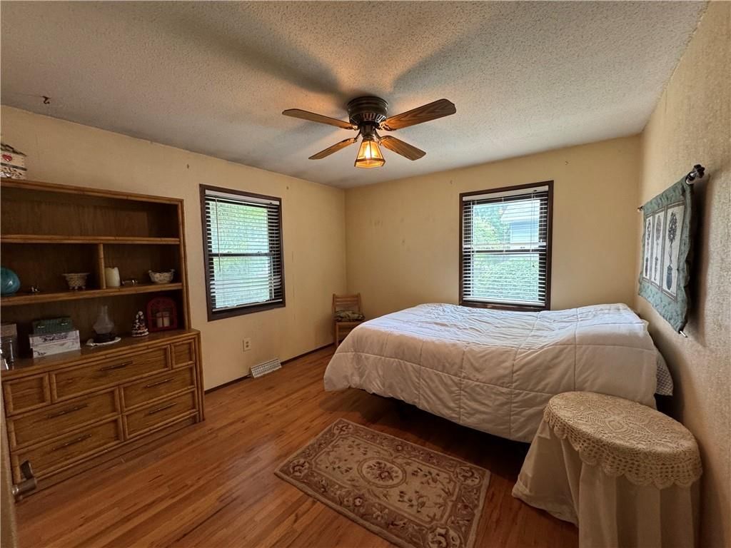 Photo 17 of 21 - 6705 E 140th Place