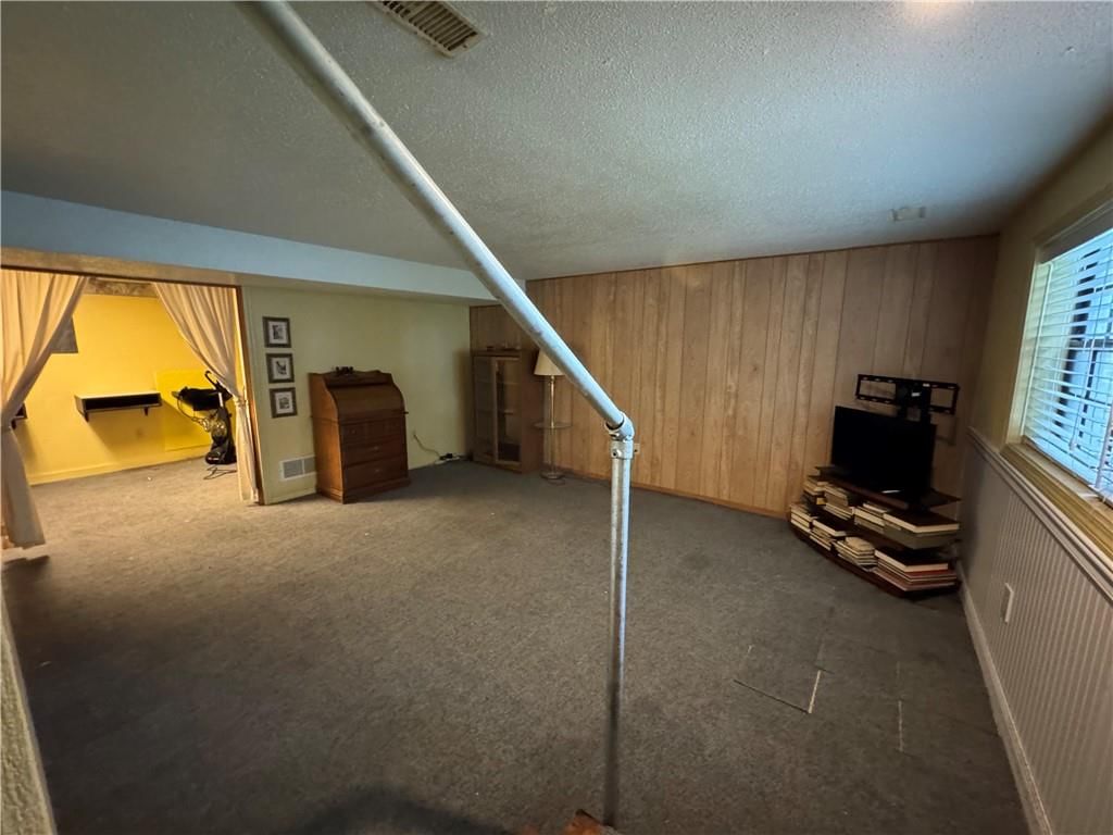 Photo 18 of 21 - 6705 E 140th Place