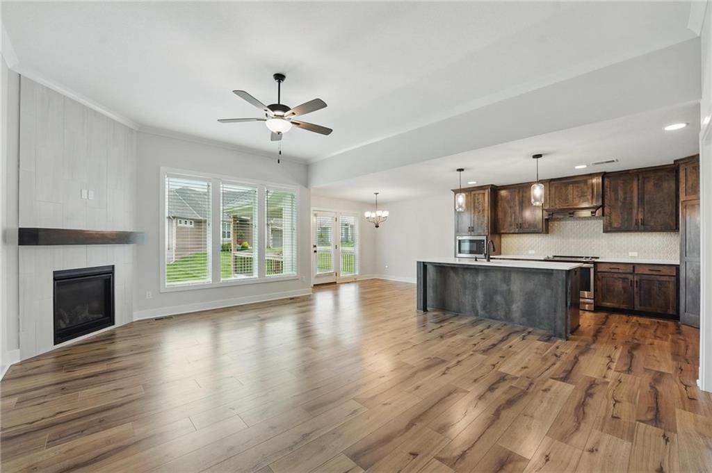 9325 N Poplar Avenue — photo 3
