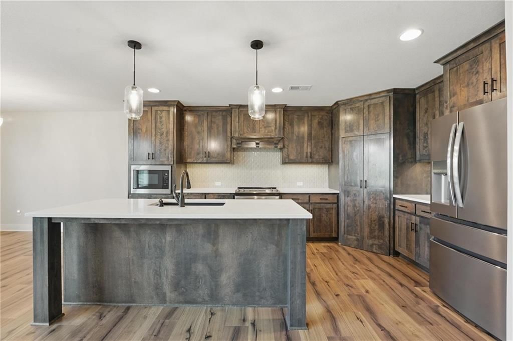 9325 N Poplar Avenue — photo 5
