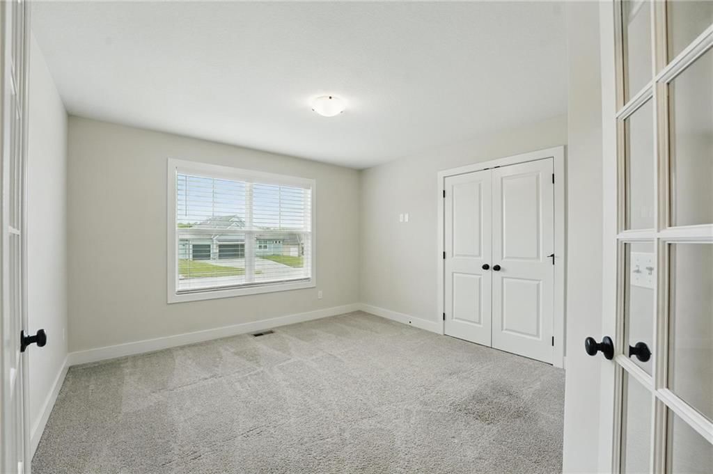 9325 N Poplar Avenue — photo 10