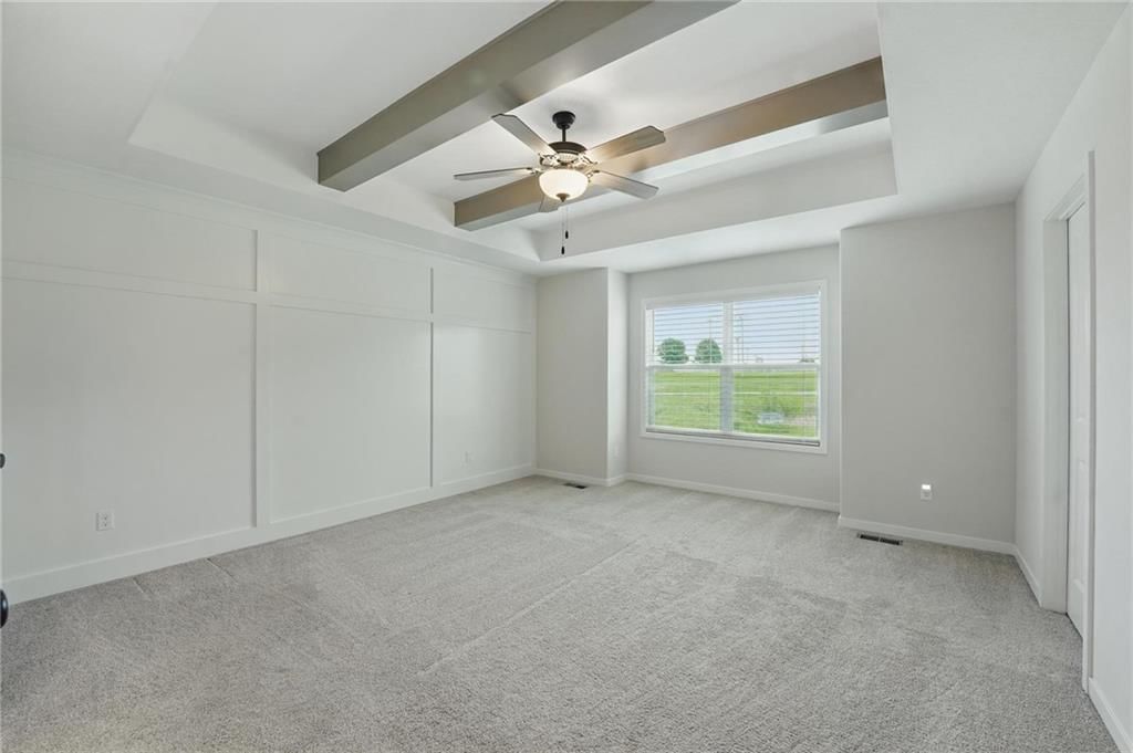 9325 N Poplar Avenue — photo 13