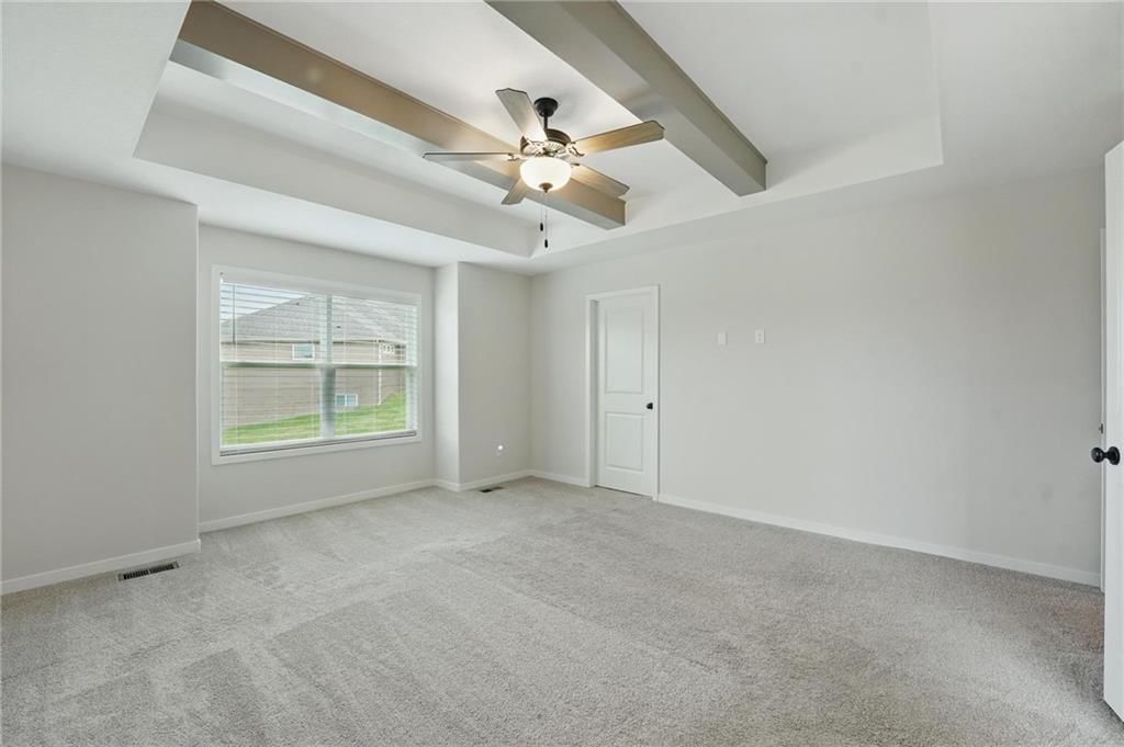 9325 N Poplar Avenue — photo 14