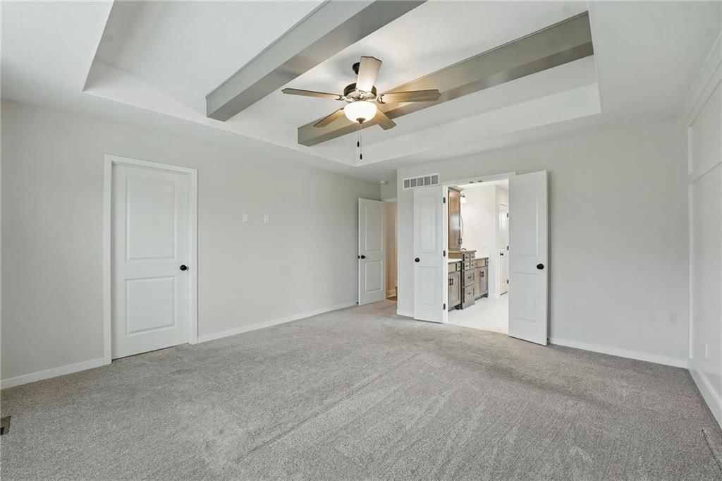 9325 N Poplar Avenue — photo 15