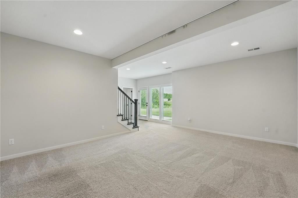 9325 N Poplar Avenue — photo 20
