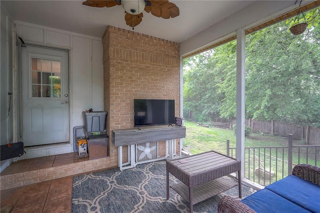 Photo 6 of 26 - 4838 Dearborn Street