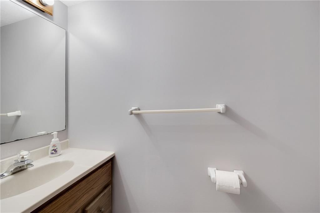 1104 NW Timber Ridge — photo 32