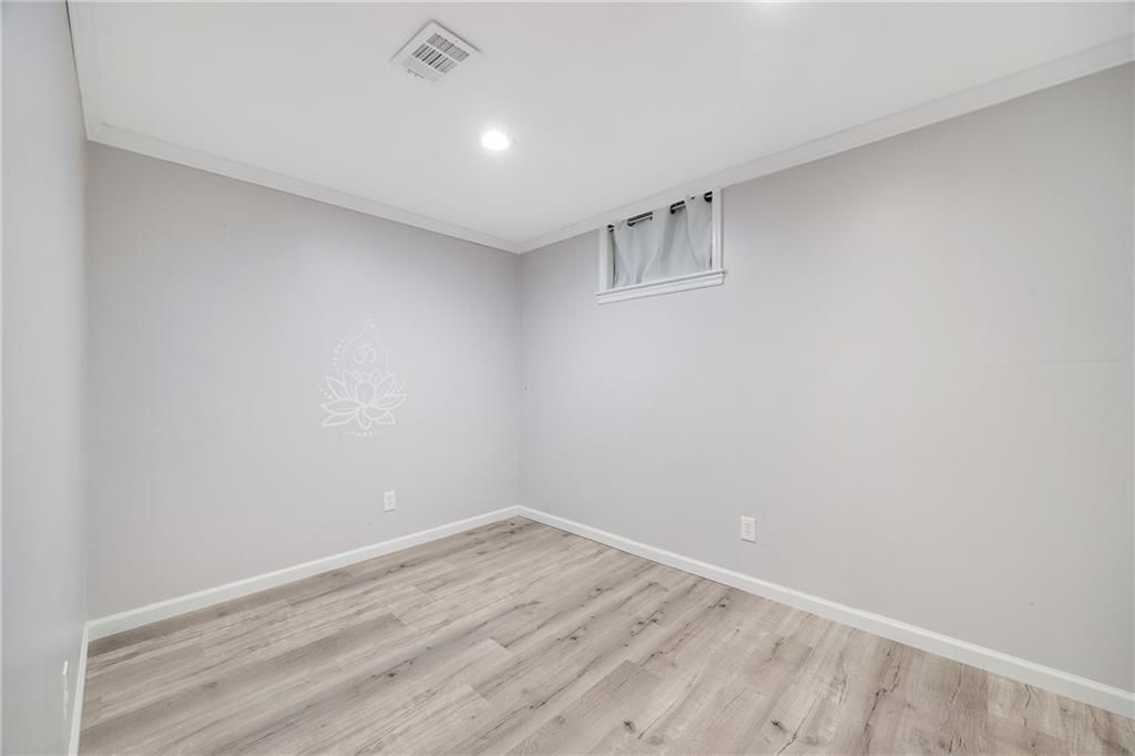 1104 NW Timber Ridge — photo 33