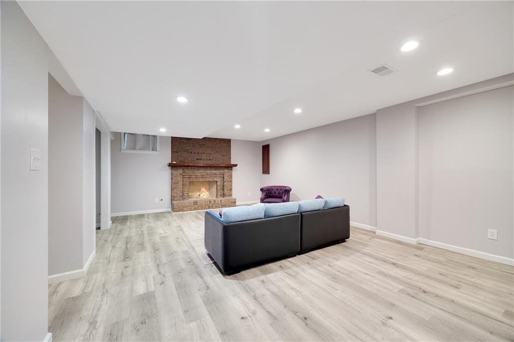1104 NW Timber Ridge — photo 35