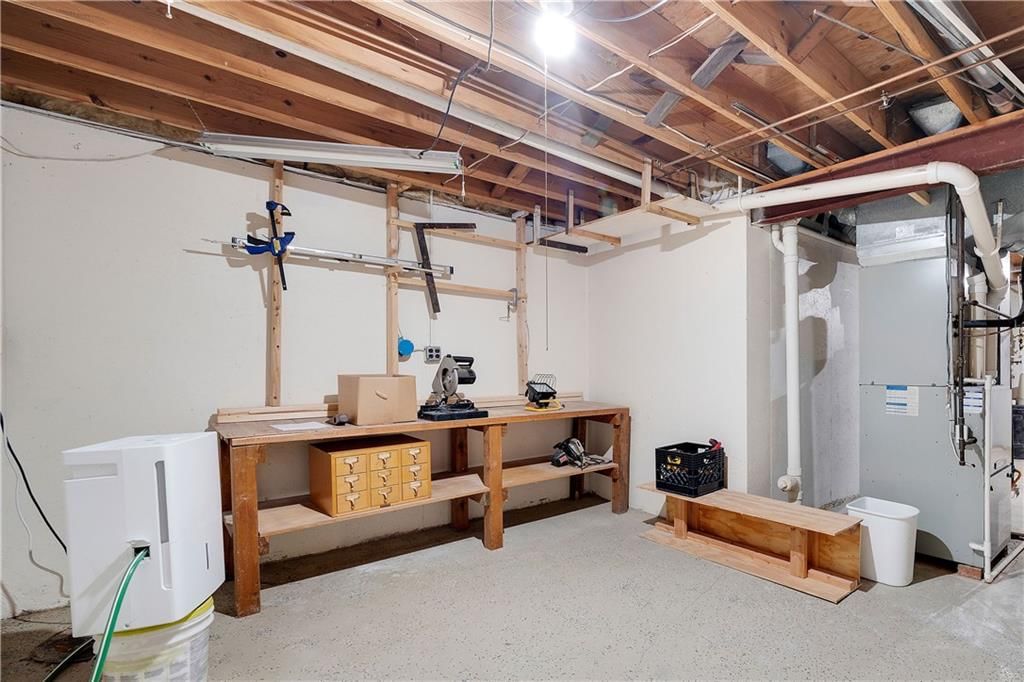 1104 NW Timber Ridge — photo 38