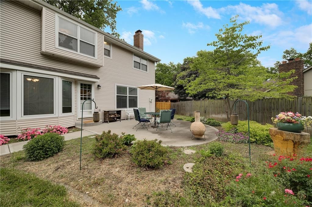 1104 NW Timber Ridge — photo 39