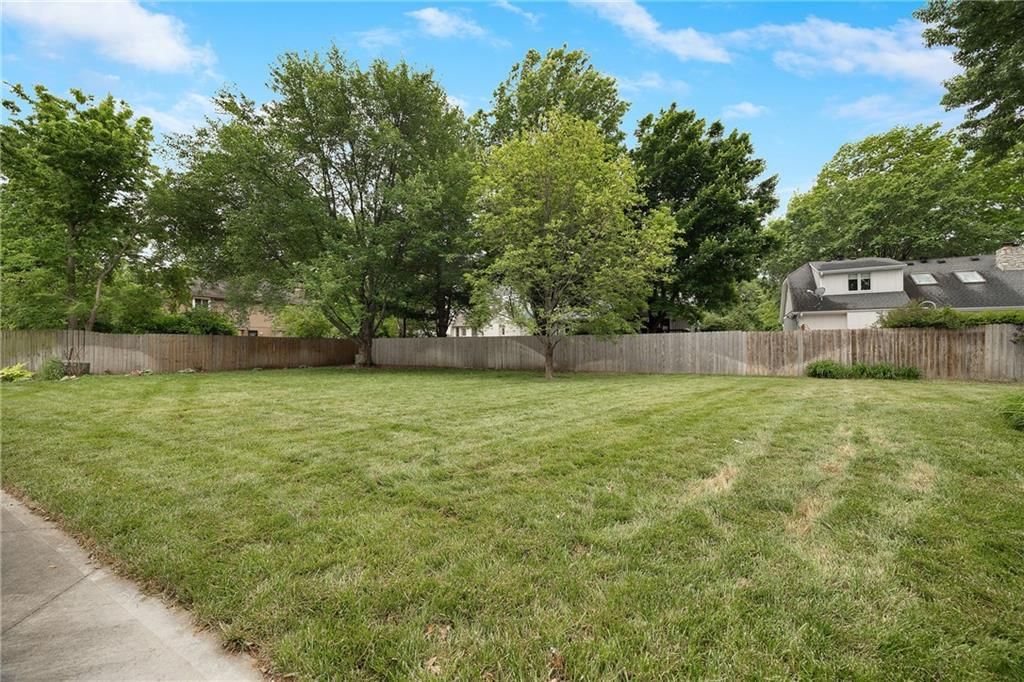 1104 NW Timber Ridge — photo 41