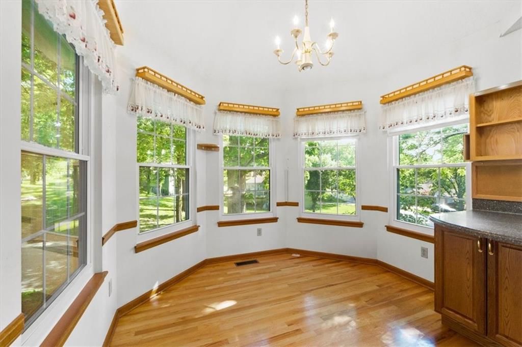 Photo 6 of 33 - 3000 Cedar Crest Drive