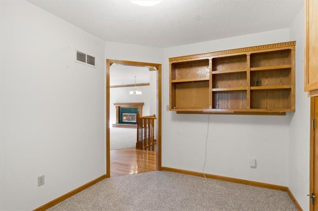Photo 11 of 33 - 3000 Cedar Crest Drive