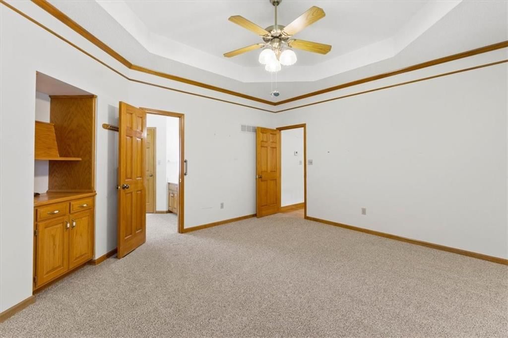 Photo 17 of 33 - 3000 Cedar Crest Drive