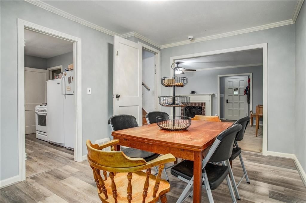 Photo 6 of 28 - 2738 S Crysler Avenue