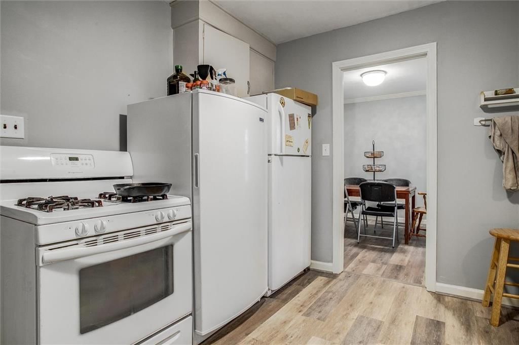 Photo 8 of 28 - 2738 S Crysler Avenue