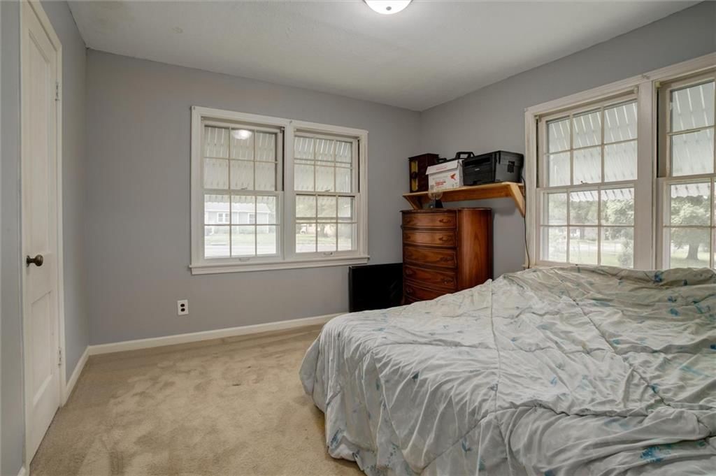 Photo 12 of 28 - 2738 S Crysler Avenue