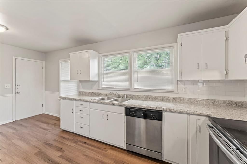 1202 E Hayward Avenue — photo 11