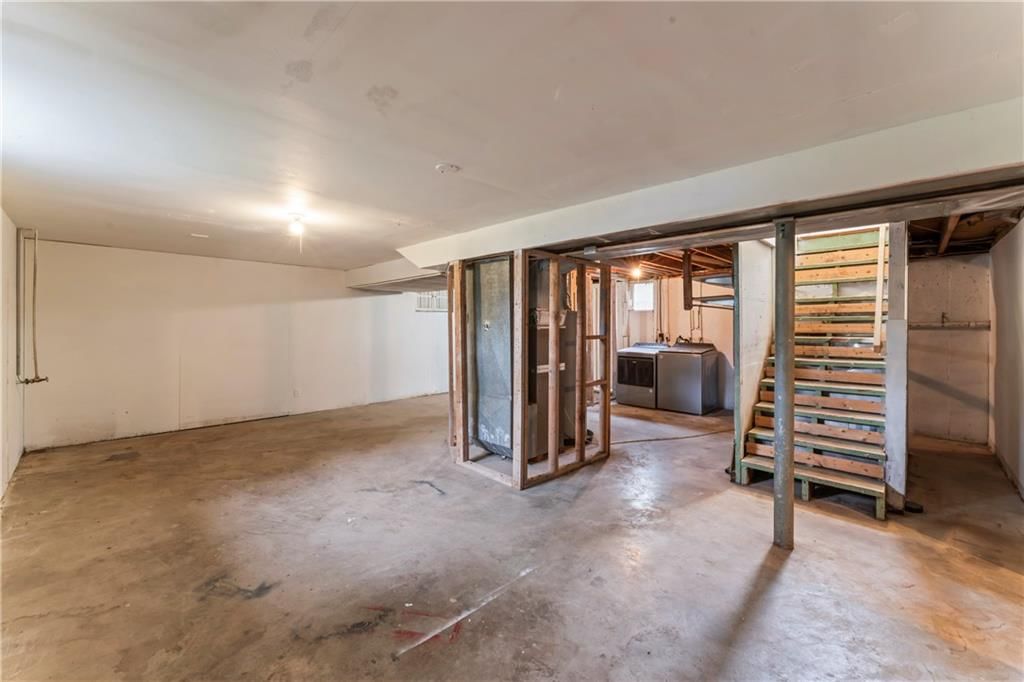 1202 E Hayward Avenue — photo 29