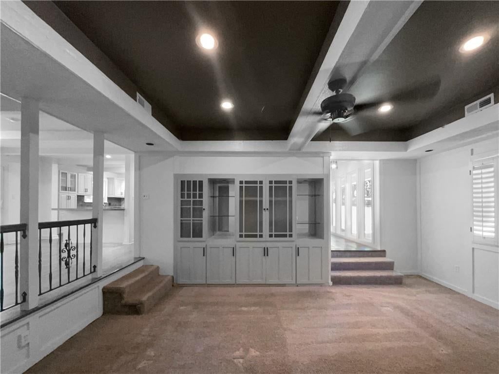 Photo 11 of 27 - 6317 Sherwood Lane