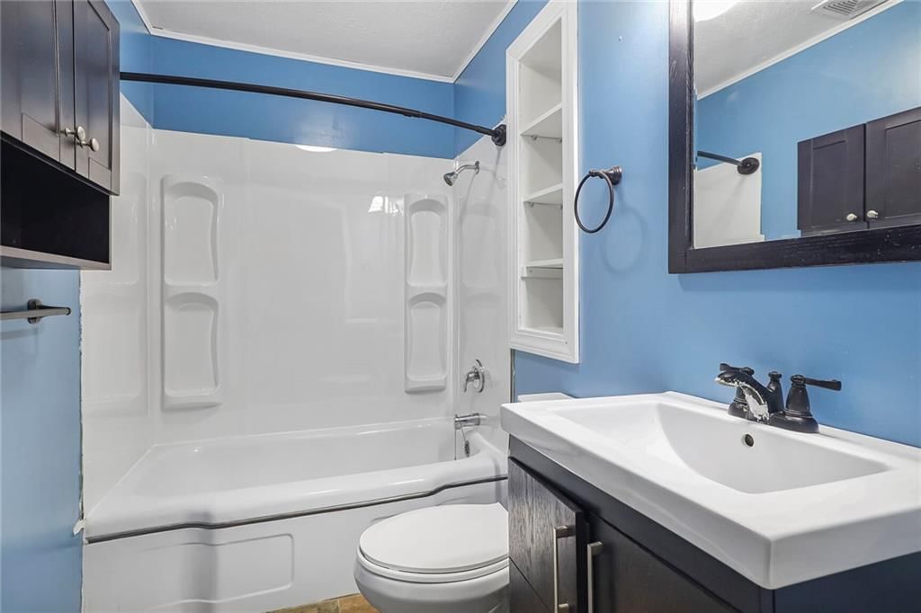 Photo 19 of 26 - 906 W 84th Street