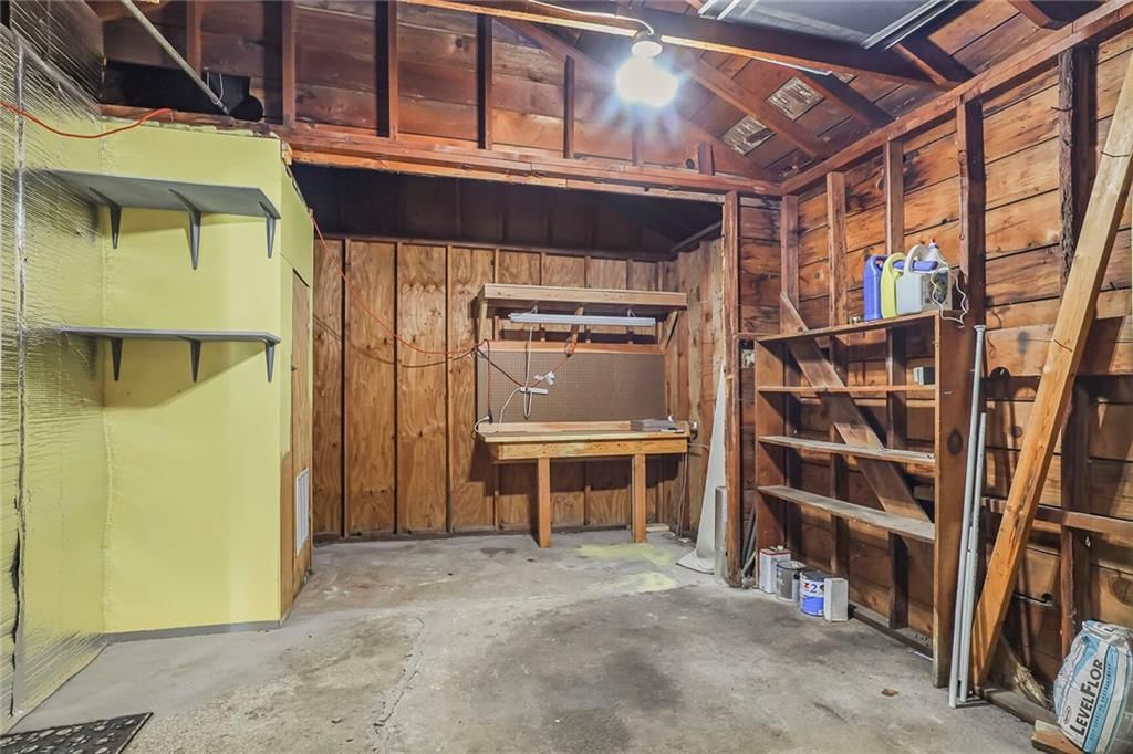 Photo 20 of 26 - 906 W 84th Street