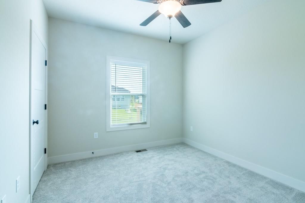 Photo 13 of 21 - 16721 Pinehurst Drive