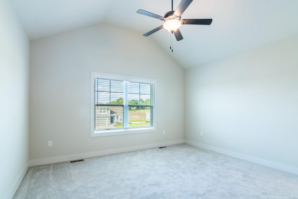 Photo 16 of 21 - 16721 Pinehurst Drive