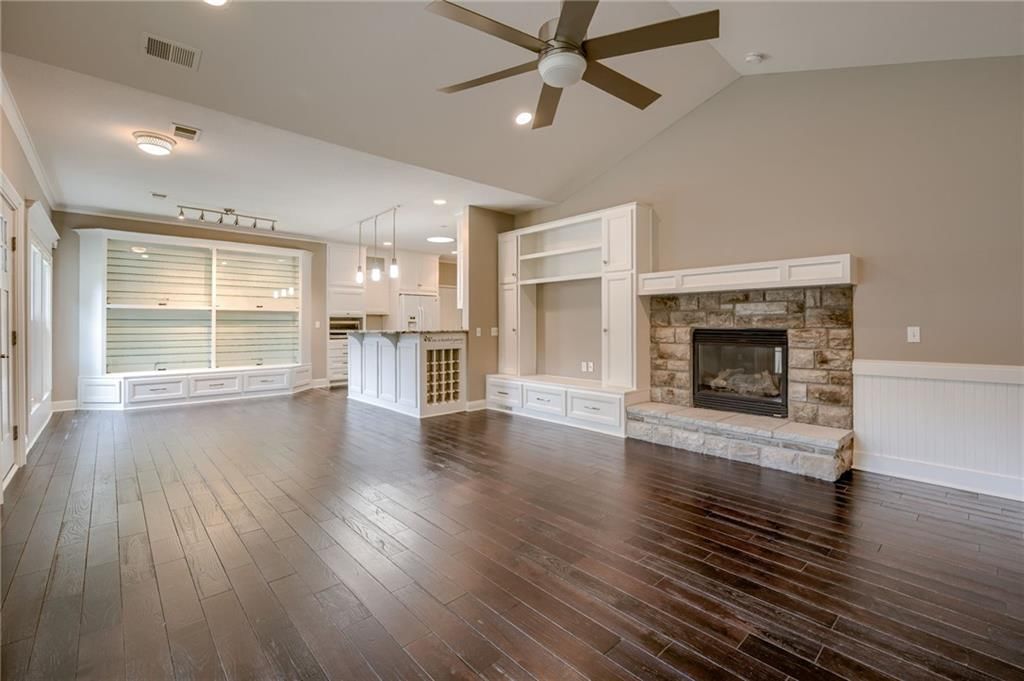 5437 W 145th Terrace — photo 8