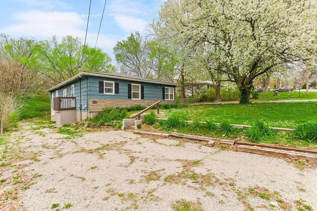 Photo 3 of 25 - 4224 Hawthorne Avenue