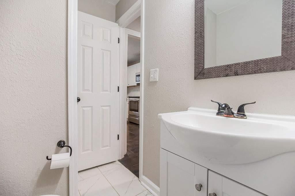 Photo 17 of 25 - 4224 Hawthorne Avenue