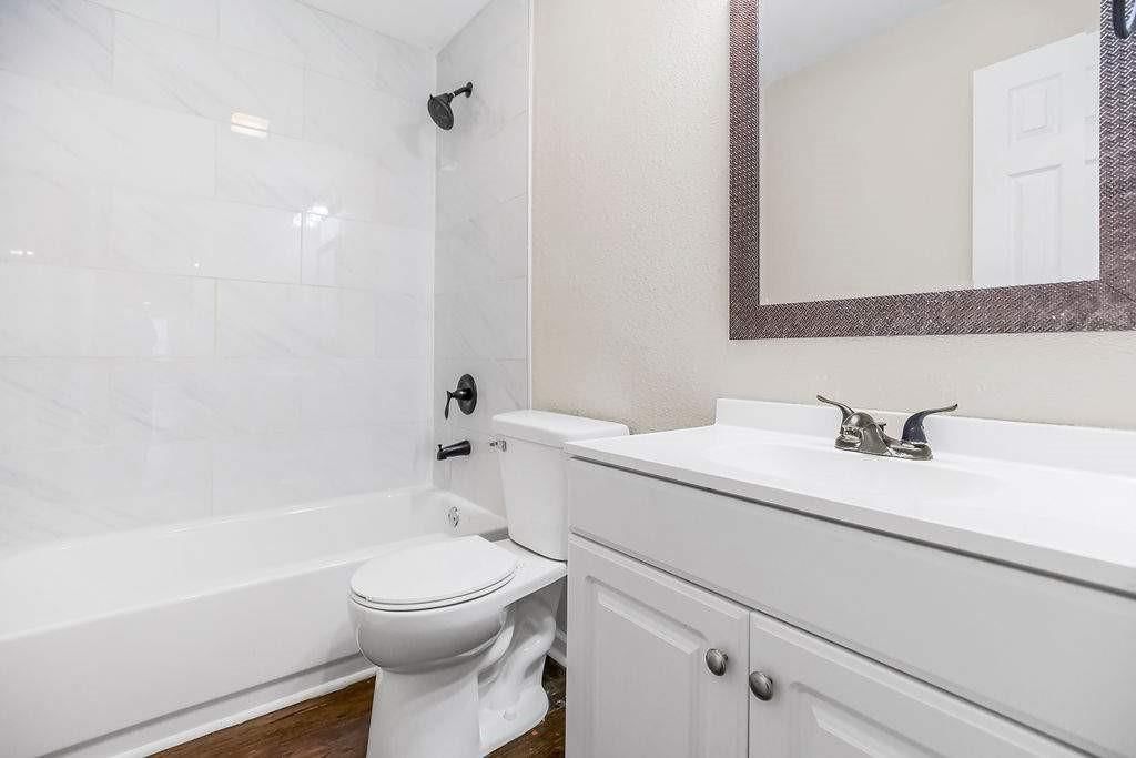 Photo 20 of 25 - 4224 Hawthorne Avenue