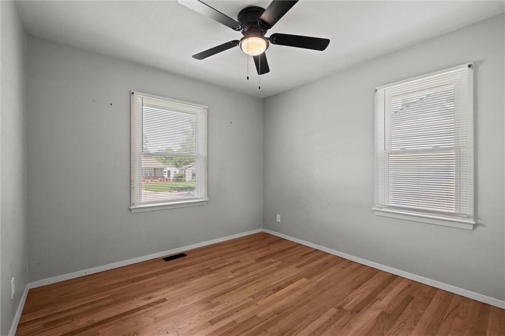Photo 17 of 31 - 17207 E Swope Lane