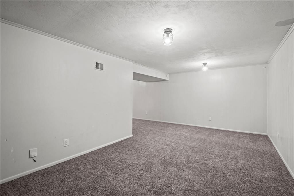 Photo 22 of 31 - 17207 E Swope Lane
