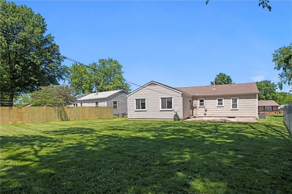 Photo 28 of 31 - 17207 E Swope Lane