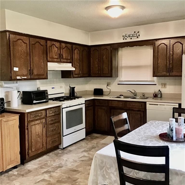 9004 W 48th Terrace — photo 11