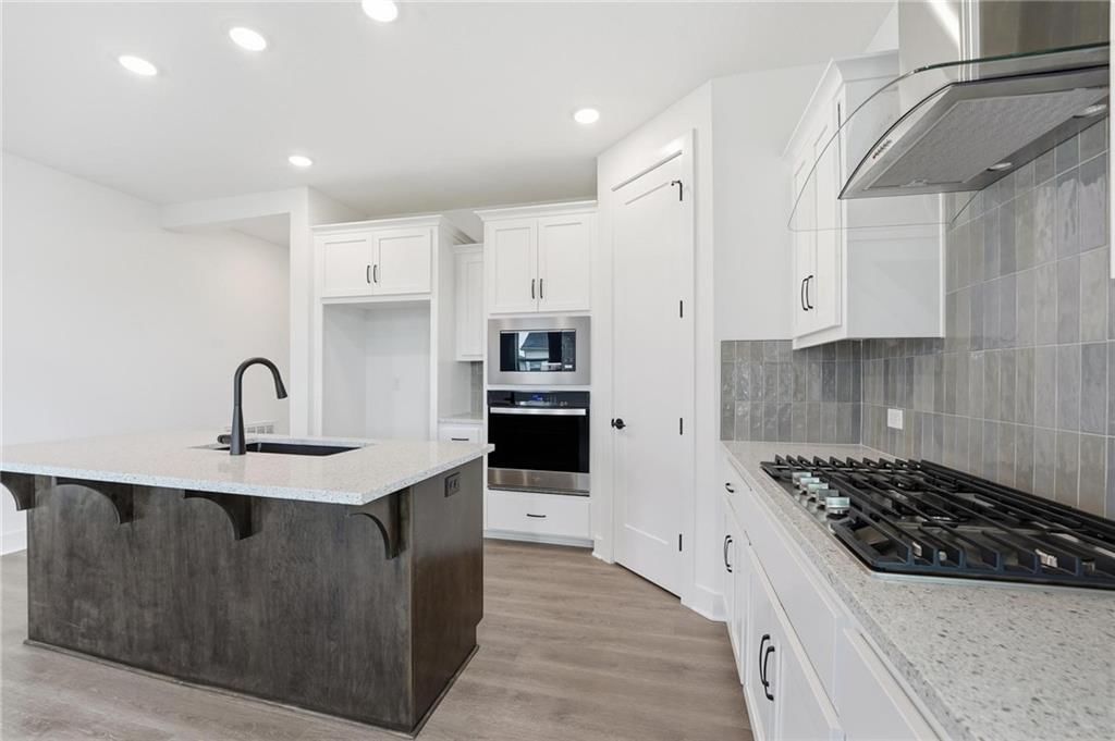 20664 Barker Street — photo 3