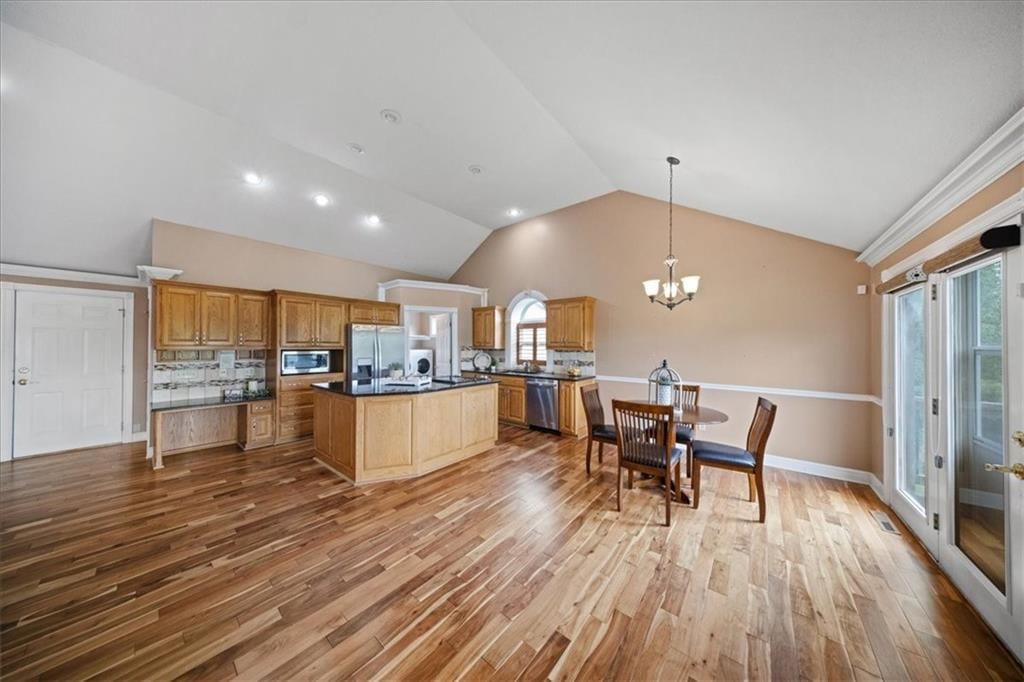 1908 NE Red Oak Lane — photo 11